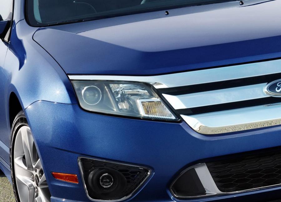  Ford Fusion 2010 года  (фото 18 из 28)